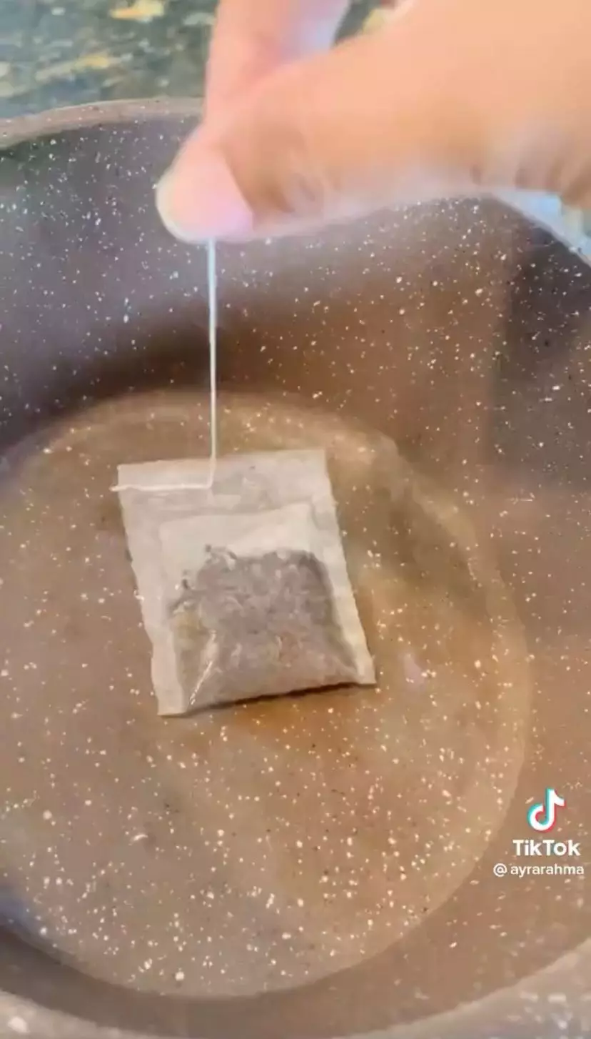 Trik bikin masker untuk atasi beruntusan pada wajah © 2023 brilio.net Trik bikin masker untuk atasi beruntusan pada wajah © 2023 brilio.net