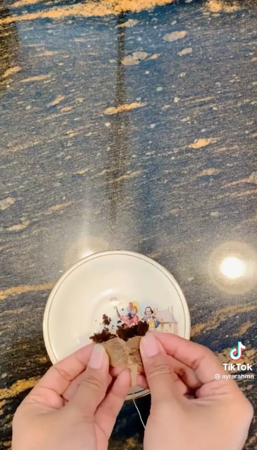 Trik bikin masker untuk atasi beruntusan pada wajah © 2023 brilio.net Trik bikin masker untuk atasi beruntusan pada wajah © 2023 brilio.net