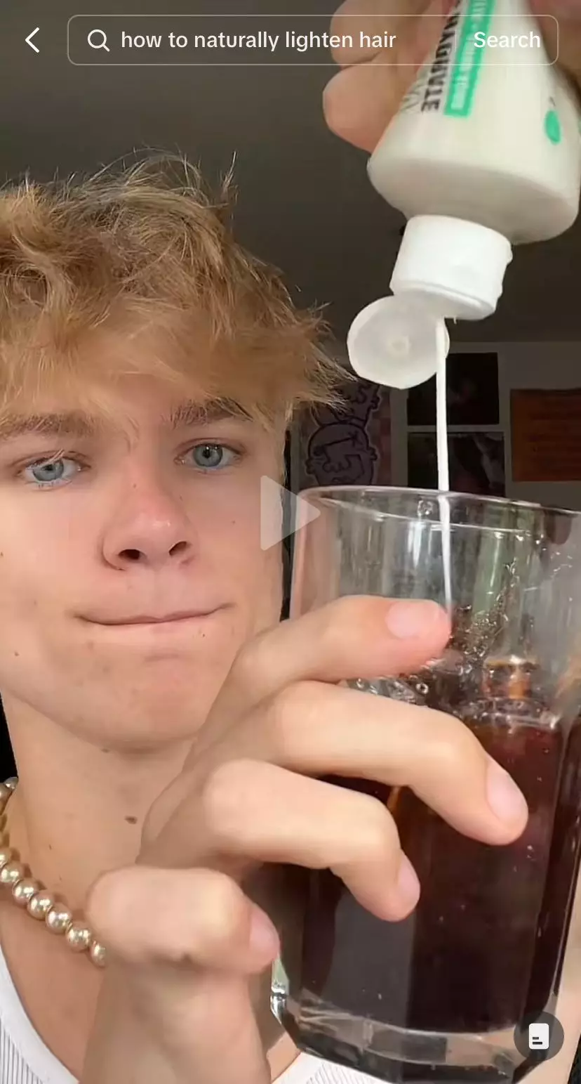 trik hitamkan rambut pakai 1 bahan alami © 2023 brilio.net