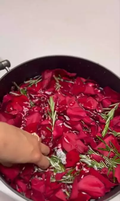 Cara membuat spray penumbuh rambut pakai 3 bahan alami Berbagai sumber