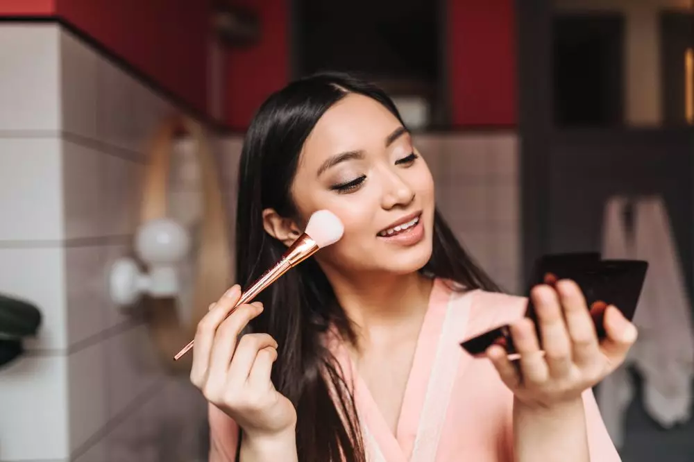 Mengenal teknik makeup jamsu ala Korea © freepik.com Mengenal teknik makeup jamsu ala Korea © freepik.com