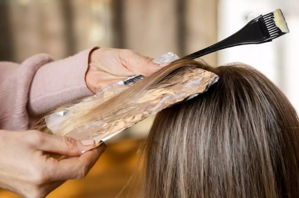 9 rekomendasi warna rambut agar wajah tampak lebih cerah © freepik 9 rekomendasi warna rambut agar wajah tampak lebih cerah © freepik