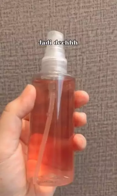 Trik lembapkan sekaligus glowingkan wajah pakai spray dari 1 jenis bunga Berbagai sumber Trik lembapkan sekaligus glowingkan wajah pakai spray dari 1 jenis bunga Berbagai sumber