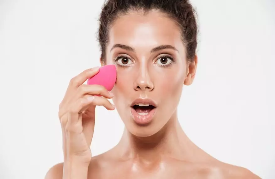 cara merawat alat makeup agar tidak merusak kulit © 2023 brilio.net cara merawat alat makeup agar tidak merusak kulit © 2023 brilio.net