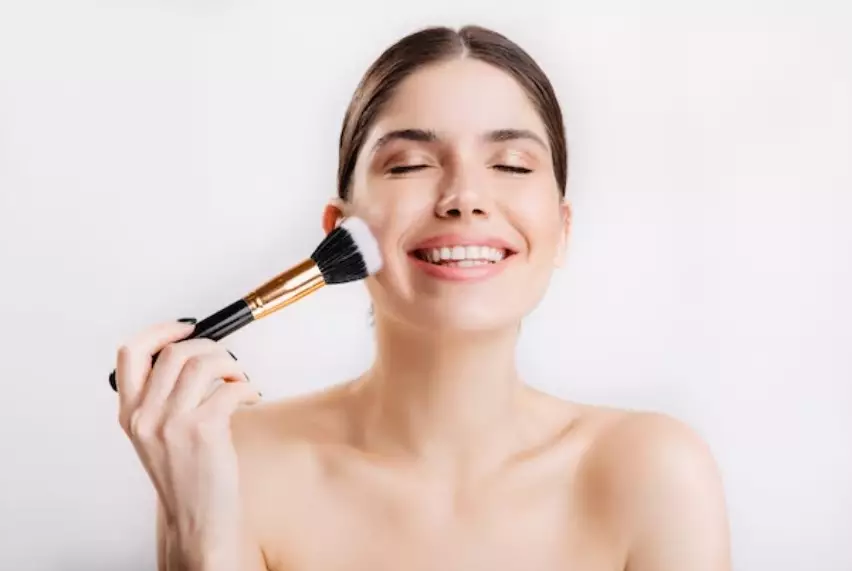 cara merawat alat makeup agar tidak merusak kulit © 2023 brilio.net cara merawat alat makeup agar tidak merusak kulit © 2023 brilio.net