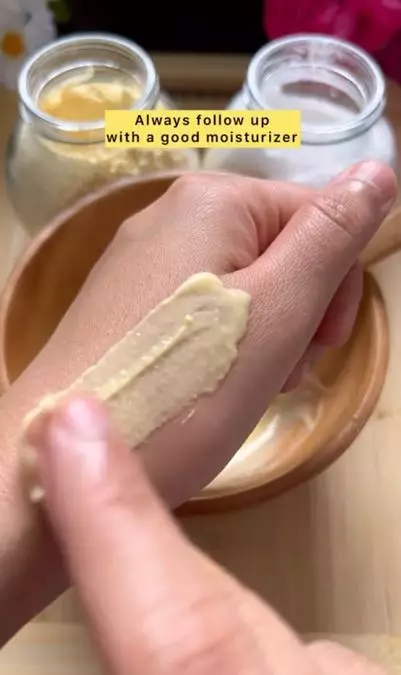 Cara menghilangkan flek hitam bekas jerawat yang cuma pakai 2 jenis tepung Berbagai sumber Cara menghilangkan flek hitam bekas jerawat yang cuma pakai 2 jenis tepung Berbagai sumber