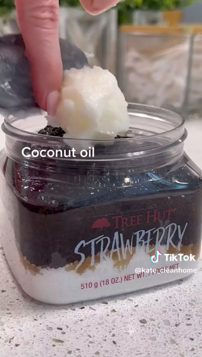 Nggak perlu spa ke salon trik bikin body scrub © 2023 berbagai sumber