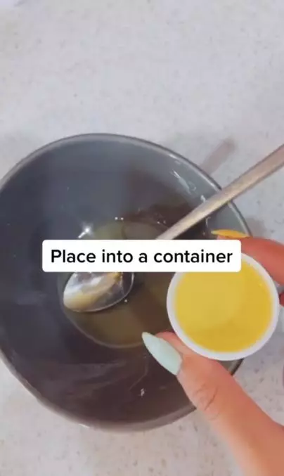 Cara mencerahkan bibir gelap pakai lip oil dari 1 jenis bahan pemanis Berbagai sumber