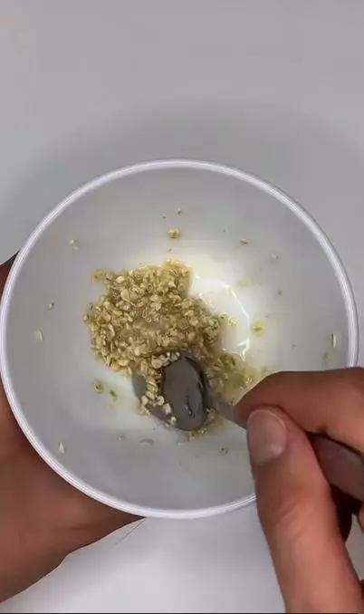 Cara mengatasi garis halus akibat kulit dehidrasi pakai masker dari 1 bahan makanan Berbagai sumber Cara mengatasi garis halus akibat kulit dehidrasi pakai masker dari 1 bahan makanan Berbagai sumber