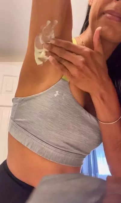 Cara hilangkan sel kulit mati penyebab ketiak hitam cuma butuh 2 bahan dapur Berbagai sumber