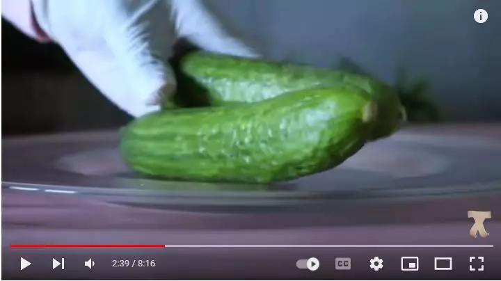 Trik hilangkan flek hitam di wajah hanya pakai face wash berbagai sumber