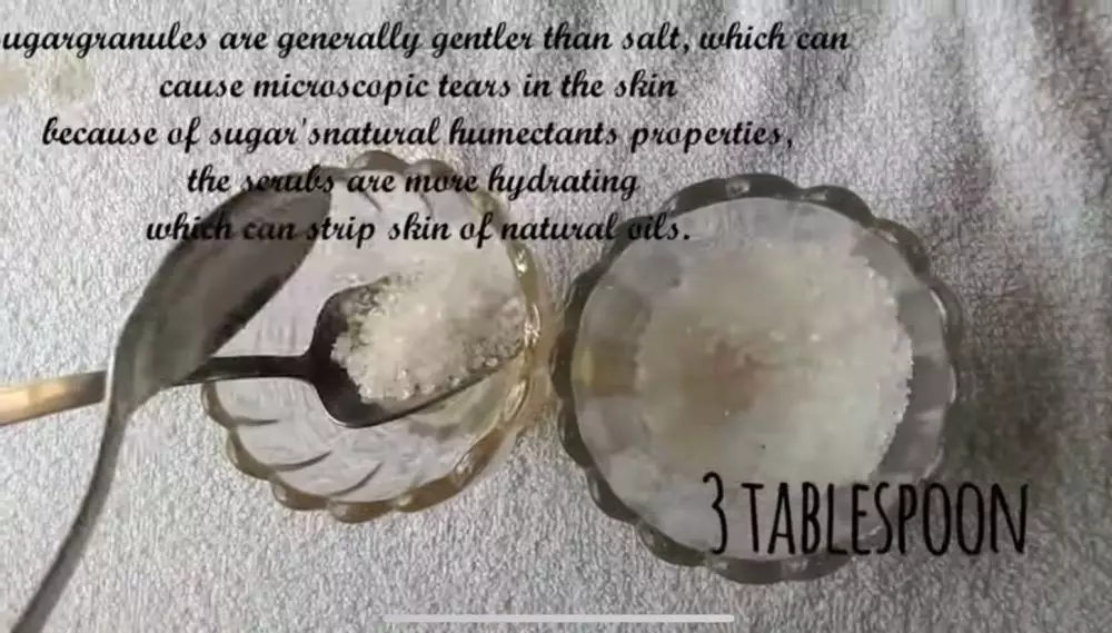 trik bikin kaki halus & bebas pecah-pecah pakai scrub dari 3 bahan dapur © YouTube