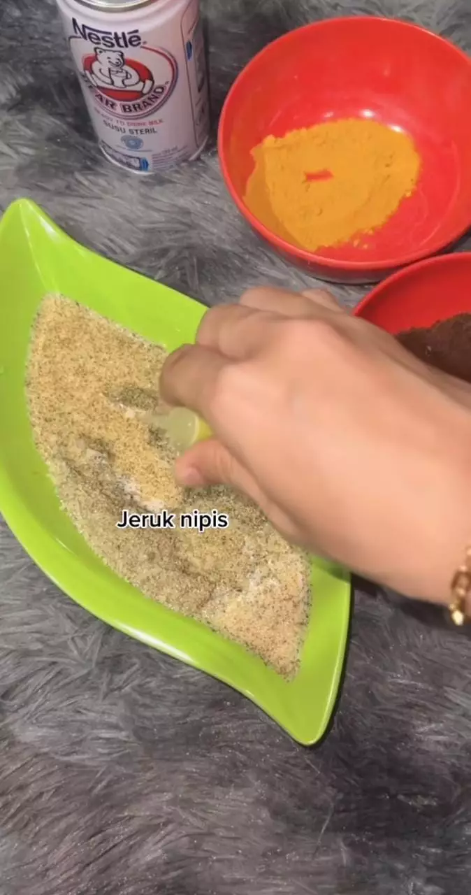 trik bikin lulur tradisional pakai 1 jenis daun © 2023 berbagai sumber trik bikin lulur tradisional pakai 1 jenis daun © 2023 berbagai sumber