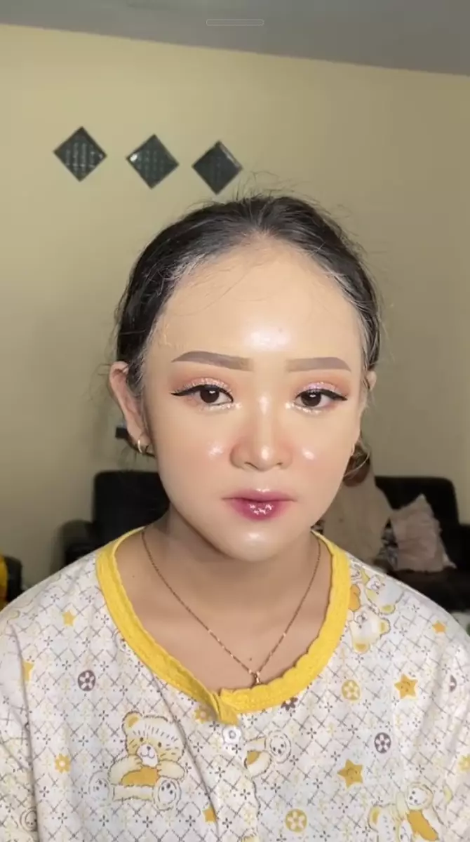 wisuda makeup cetar © TikTok