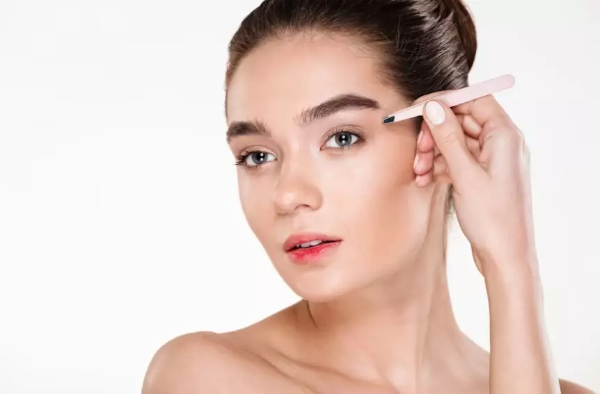 langkah makeup natural ala Korea © 2023 brilio.net