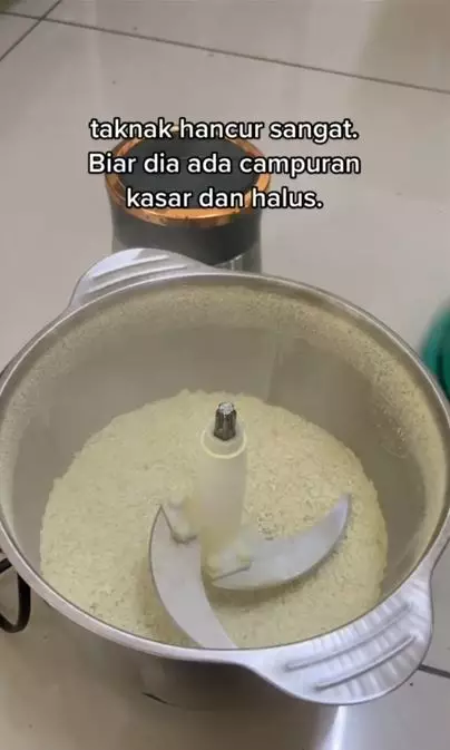 Cara eksfoliasi kulit kusam pakai body scrub dari 1 bahan makanan Berbagai sumber