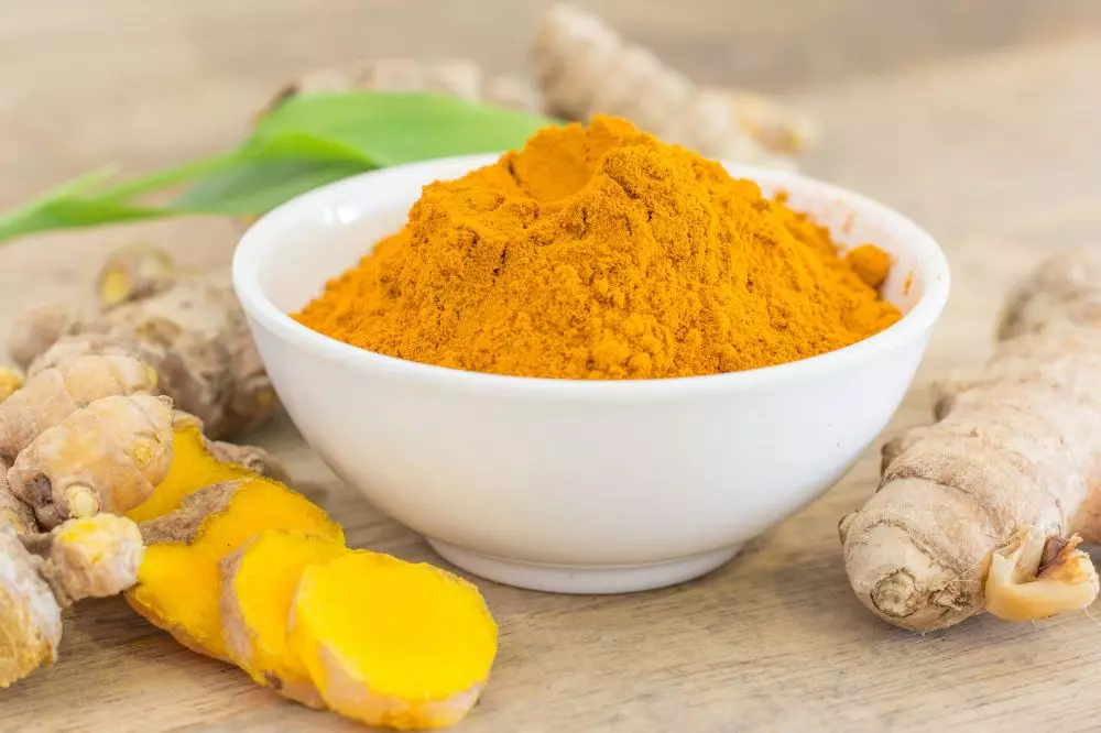9 cara atasi bruntusan di jidat pakai bahan dapur © freepik.com 9 cara atasi bruntusan di jidat pakai bahan dapur © freepik.com