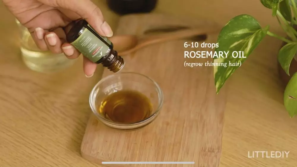 trik melebatkan rambut tipis pakai 1 jenis minyak alami © 2023 berbagai sumber