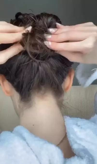 Cara mengatasi rambut kering dan bercabang pakai masker dari 3 bahan dapur Berbagai sumber