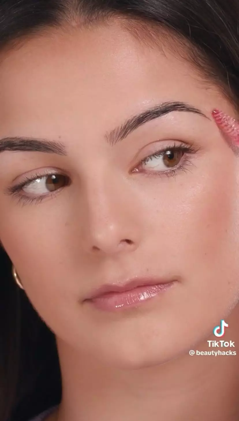 Bahan alami untuk mempertebal alis Istimewa Bahan alami untuk mempertebal alis Istimewa