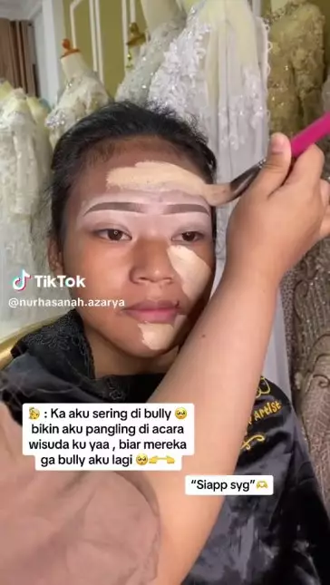 makeup wisuda berjerawat © TikTok