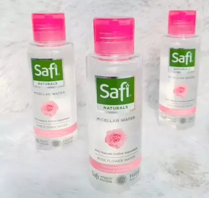 Rekomendasi micellar water untuk kulit kombinasi © 2023 berbagai sumber Rekomendasi micellar water untuk kulit kombinasi © 2023 berbagai sumber