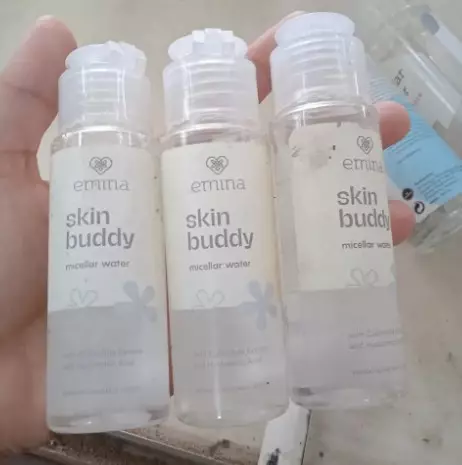 Rekomendasi micellar water untuk kulit kombinasi © 2023 berbagai sumber Rekomendasi micellar water untuk kulit kombinasi © 2023 berbagai sumber