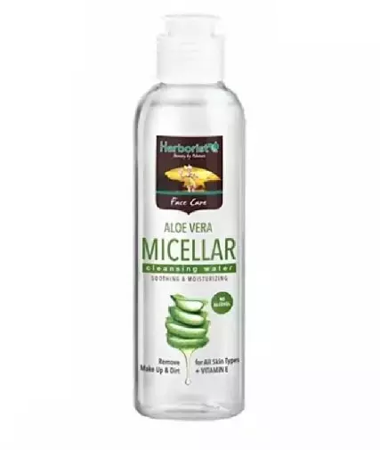 Rekomendasi micellar water untuk kulit kombinasi © 2023 berbagai sumber Rekomendasi micellar water untuk kulit kombinasi © 2023 berbagai sumber