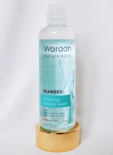 Rekomendasi micellar water untuk kulit kombinasi © 2023 berbagai sumber Rekomendasi micellar water untuk kulit kombinasi © 2023 berbagai sumber