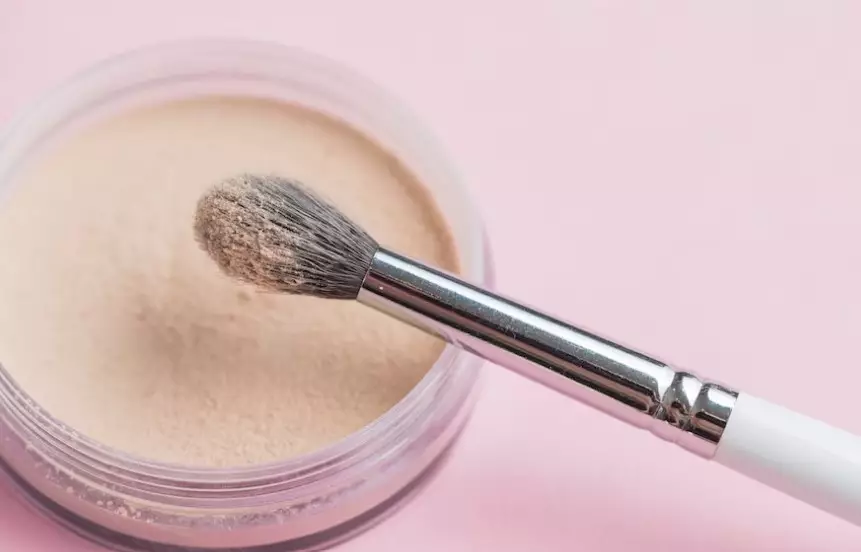 perlengkapan makeup yang wajib dimiliki pemula Istimewa