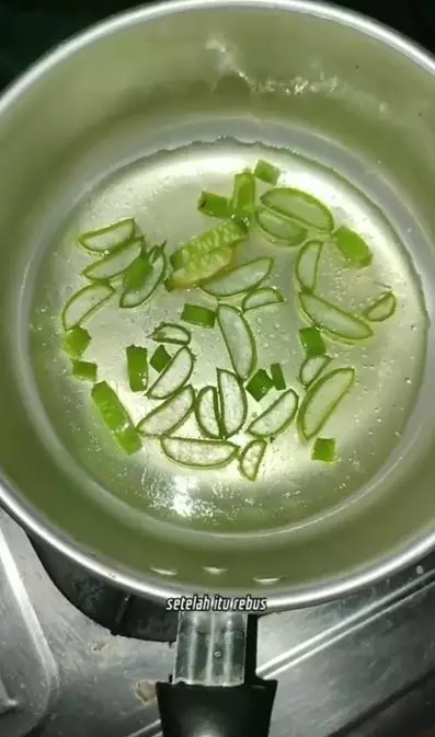 Cara menyuburkan rambut tipis dan mudah rontok pakai 2 bahan alami Berbagai sumber