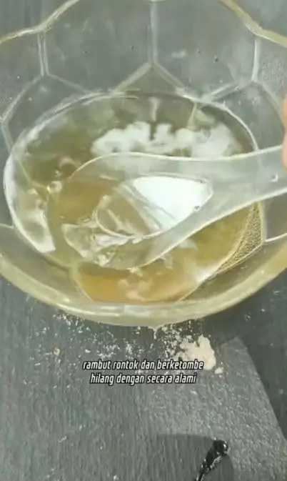 Cara menyuburkan rambut tipis dan mudah rontok pakai 2 bahan alami Berbagai sumber