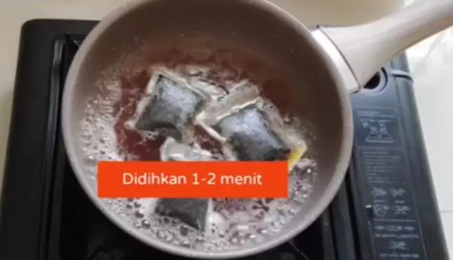 Cara menghitamkan uban sekaligus atasi rontok pakai 1 bahan minuman Berbagai sumber