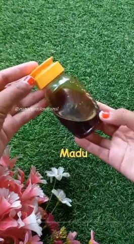 Trik atasi bibir kusam dan pecah-pecah berbagai sumber