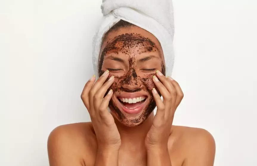 9 langkah penggunaan skincare untuk kulit kusam © freepik.com