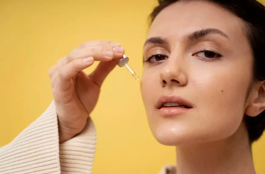 9 langkah penggunaan skincare untuk kulit kusam © freepik.com