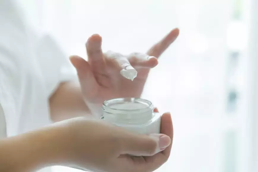 9 langkah penggunaan skincare untuk kulit kusam © freepik.com