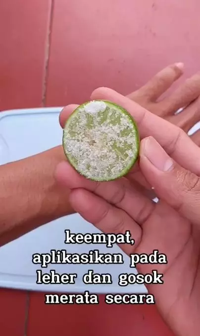 Trik mencerahkan leher hitam dan berdaki pakai scrub dari 1 jenis buah Berbagai sumber Trik mencerahkan leher hitam dan berdaki pakai scrub dari 1 jenis buah Berbagai sumber