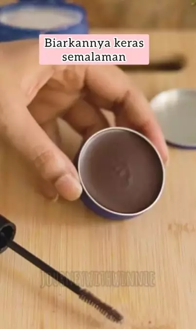 Cara membuat eyebrow tint untuk menebalkan alis cuma pakai 2 bahan alami Berbagai sumber