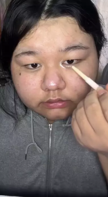 wanita pipi tembem dandan ala Douyin © TikTok wanita pipi tembem dandan ala Douyin © TikTok