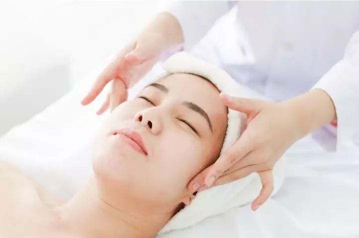 rahasia kecantikan kulit ala Syahnaz Sadiqah berbagai sumber