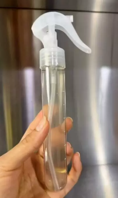 Cara mengatasi rontok akibat pewarnaan rambut pakai 1 jenis rempah Berbagai sumber