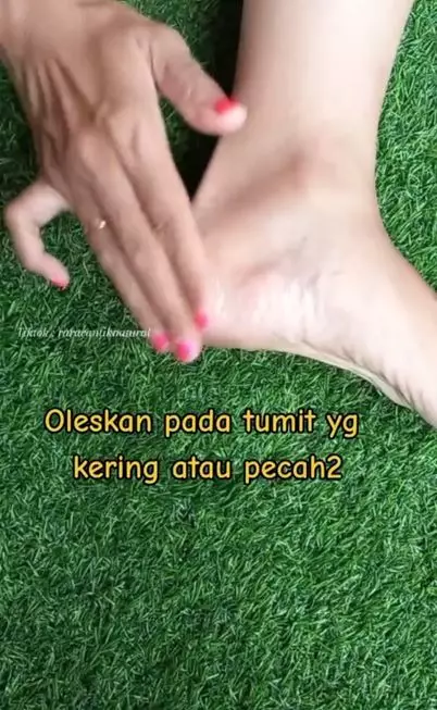 Trik menghaluskan tumit pecah-pecah pakai 2 jenis minyak Berbagai sumber Trik menghaluskan tumit pecah-pecah pakai 2 jenis minyak Berbagai sumber