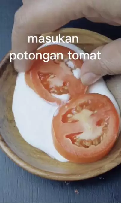 Cara memutihkan wajah pakai 1 jenis bahan masakan Berbagai sumber