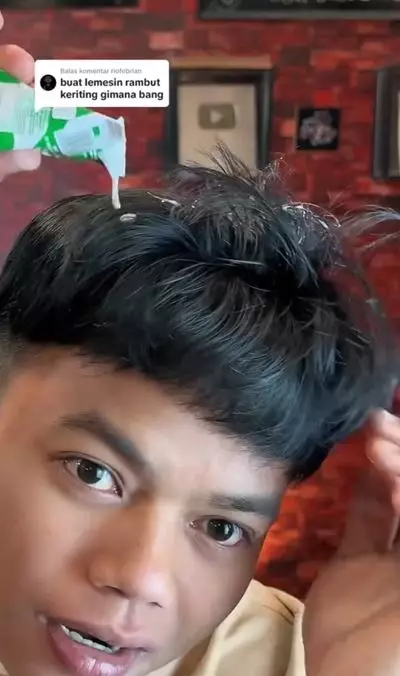 Trik melemaskan rambut keriting pria pakai 1 bahan masakan Berbagai sumber