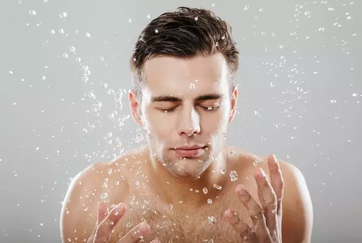 trik menjaga kesehatan kulit pria ala Maxime Bouttier berbagai sumber