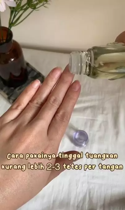 Cara mengatasi kuku rusak akibat kuteks pakai 1 jenis minyak Berbagai sumber
