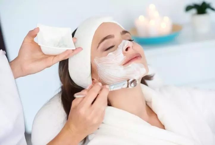  trik menjaga kecantikan wajah ala pesinetron Irene Librawati berbagai sumber