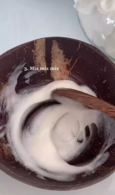 Cara mengatasi rambut tipis pakai masker dari 1 jenis minyak esensial Berbagai sumber Cara mengatasi rambut tipis pakai masker dari 1 jenis minyak esensial Berbagai sumber