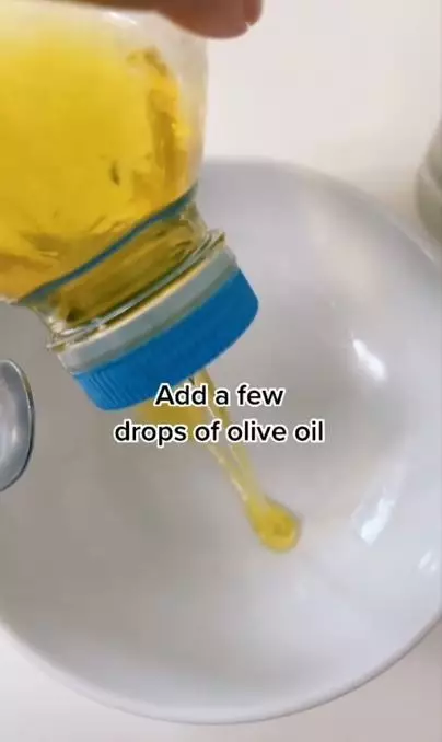 Trik atasi tangan dan siku kasar pakai 1 jenis minyak Berbagai sumber Trik atasi tangan dan siku kasar pakai 1 jenis minyak Berbagai sumber